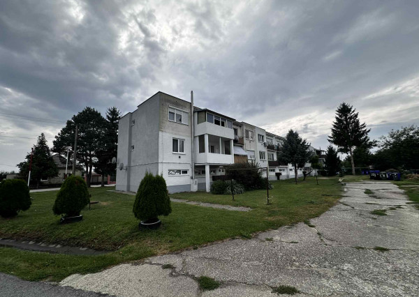 Predám 3 izbový byt s loggiou po kompletnej rekonštrukcii v obci Dolný Štál