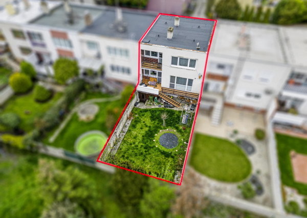 NA PREDAJ RODINNÝ DOM S GARÁŽOU A SLNEČNOU ZÁHRADOU