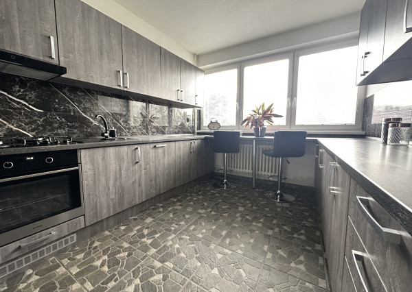 ZNÍŽENÁ CENA.NA PREDAJ RODINNÝ DOM S GARÁŽOU A ZÁHRADOU