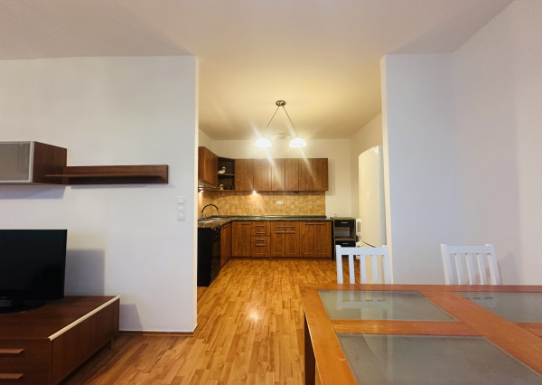 2-izbový byt na prenájom v centre Galanty s garážovým státím