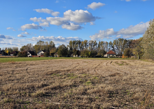 PREDAJ POZEMKU O VÝMERE 3453 M2 s rozmermi : 99 x 35 M na investíciu