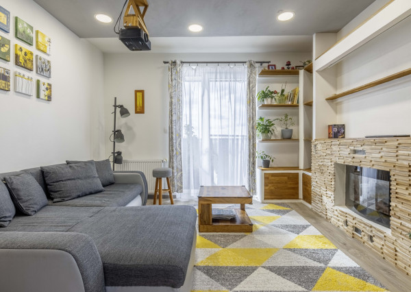 Slnečný 3 izbový byt v obľúbenej lokalite na predaj