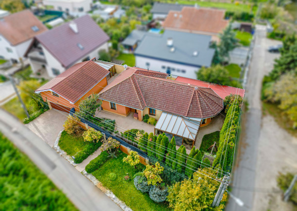 MODERNÝ DIZAJN A VEĽKOLEPÝ PRIESTOR