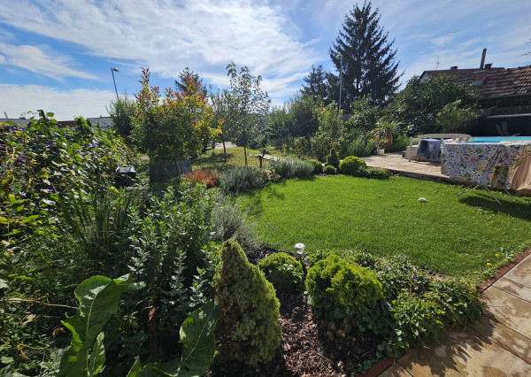 Viacúčelový celopodpivničený, poschodový bytový dom