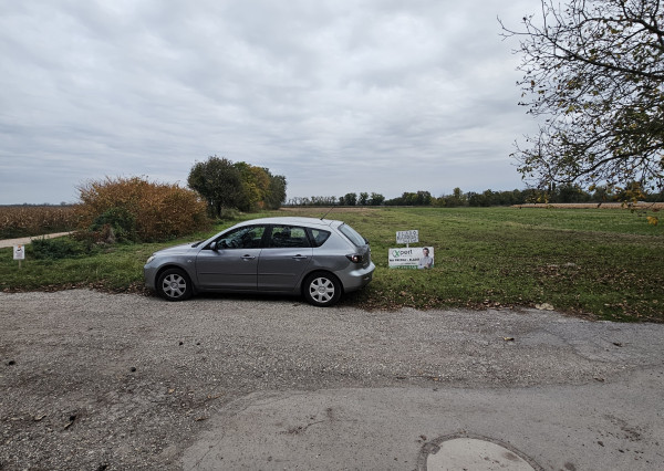 PREDAJ POZEMKU O VÝMERE 3453 M2 s rozmermi : 99 x 35 M