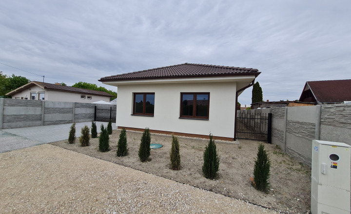 PREDAJ, štandardný - skolaudovaný - samostatný 4 izbový rodinný dom v DS