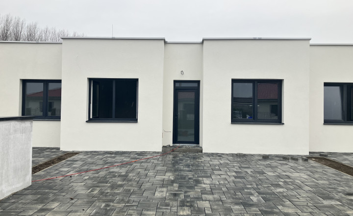 PREDAJ - 4 izbový radový rodinný dom Dunajská Streda