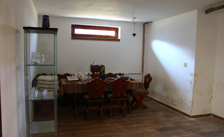 Rodinný dom v španielskom štýle v obci Trhová Hradská - fotografia 14
