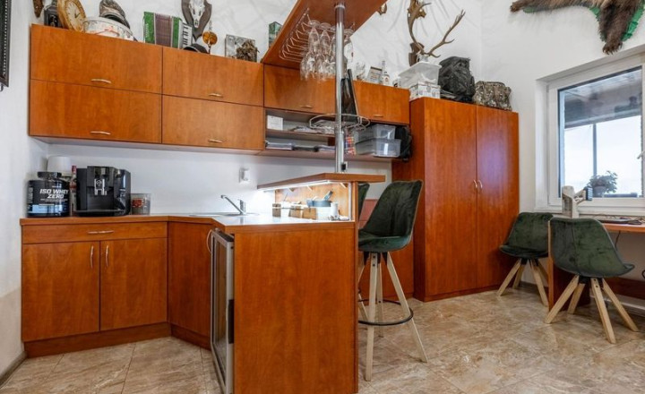 PREDAJ - 3 izbový rodinný dom v obci Kostolné Kračany - fotografia 16