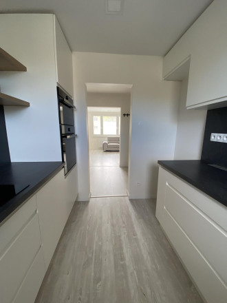 REZERVOVANÉ   119 990,- € Ponúkam na predaj kompletne prerobený 3 izbový  byt  s loggiou  v Dunajskej  Strede - fotografia 11
