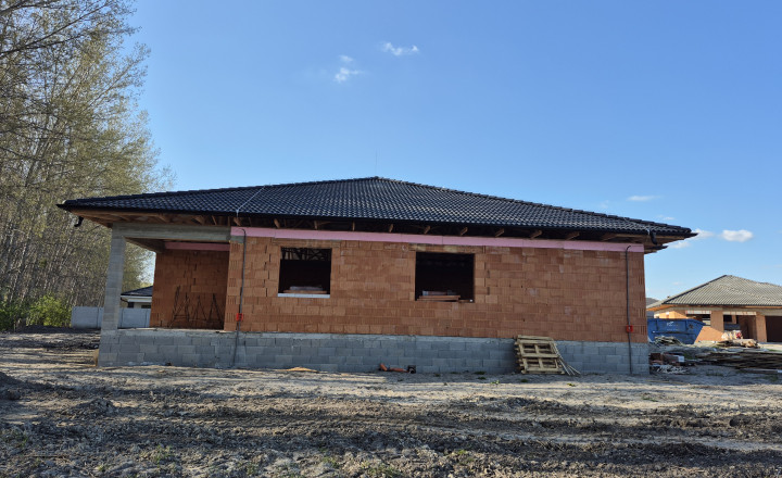 PREDAJ, 4 izbový RD s dvomi bytovými jednotkami v Dunajskej Strede - fotografia 8