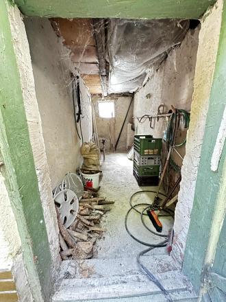 NOVÁ CENA / 140 000,- € Na predaj 3 izbový rodinný dom  s altánkom , s garážou a s krbom v tichej a pokojnej  lokalite v  obci Malé Dvorníky - fotografia 33