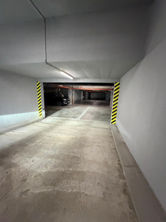 Bezpečné parkovanie v podzemnej garáži – Galanta West - fotografia 1