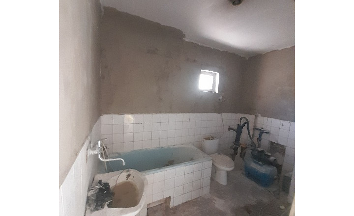 Predaj starší 3i RD v Obci Holice časť Beketfa okres DS - fotografia 1