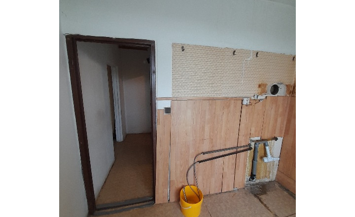 Predaj veľký 1i byt v pôvodnom stave v Šamoríne na Čilistovskej ul. - fotografia 5