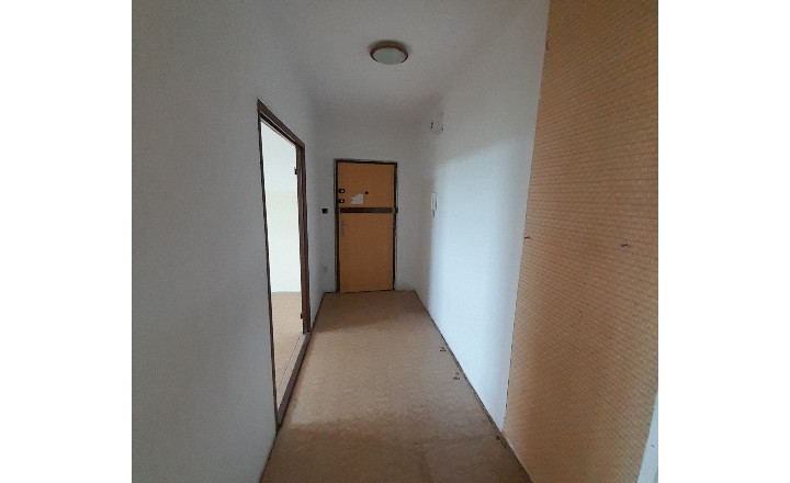 Predaj veľký 1i byt v pôvodnom stave v Šamoríne na Čilistovskej ul. - fotografia 3