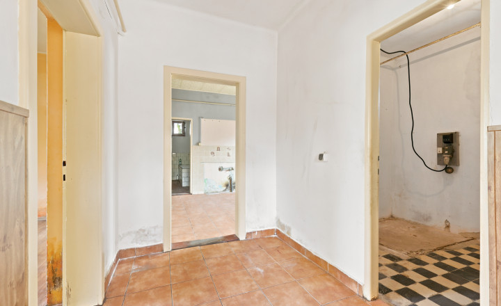 REZERVOVANÝ, Rodinný dom v centre mesta Galanta - fotografia 7