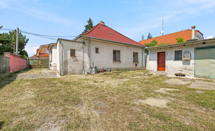 REZERVOVANÝ, Rodinný dom v centre mesta Galanta - fotografia 3