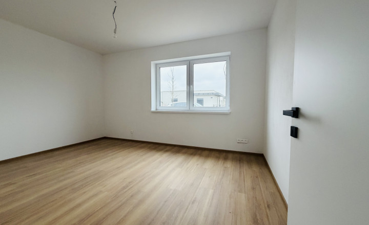 REZERVOVANÝ 4-IZBOVÝ RODINNÝ DOM NA PREDAJ V NOVEJ LOKALITE - fotografia 9