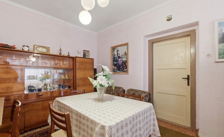 Starší rodinný dom vo vyhľadávanej obci na predaj - fotografia 4