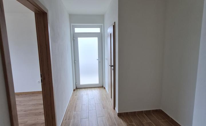 PREDAJ, štandardný - skolaudovaný - samostatný 4 izbový rodinný dom v DS - fotografia 5