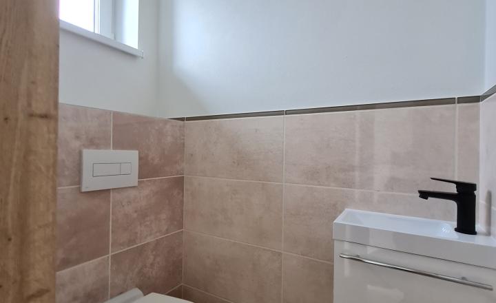 PREDAJ, štandardný - skolaudovaný - samostatný 4 izbový rodinný dom v DS - fotografia 6