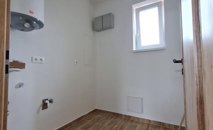 PREDAJ, štandardný - skolaudovaný - samostatný 4 izbový rodinný dom v DS - fotografia 14