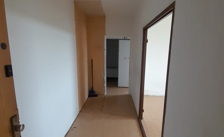 Predaj veľký 1i byt v pôvodnom stave v Šamoríne na Čilistovskej ul. - fotografia 2