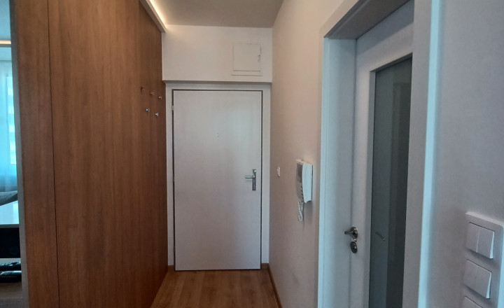 BÝVANIE, KTORÉ MÁ ŠTÝL - 1-IZBOVÝ BYT S BALKÓNOM, KOMPLETNÁ REKONŠTRUKCIA V PROJEKTE KOLOSEO, Tomášikova ulica, Bratislava - fotografia 9