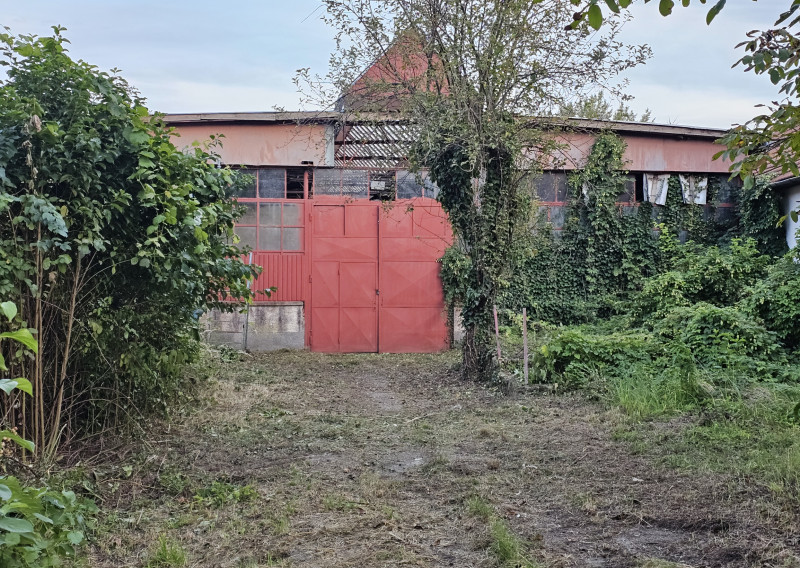 Komerčné a prevádzkové priestory, predajňa, sklady výrobňa VRAKÚŇ