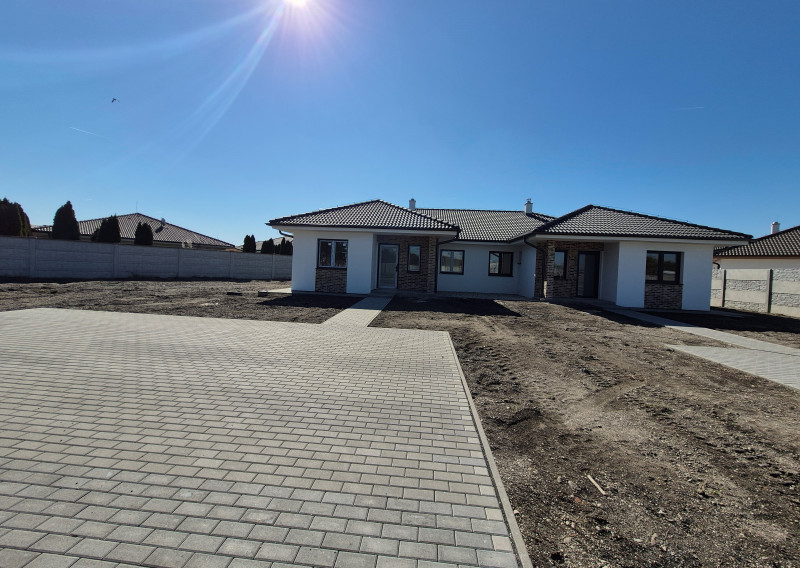 PREDAJ - 3 izbový RD s dvomi bytovými jednotkami v DS
